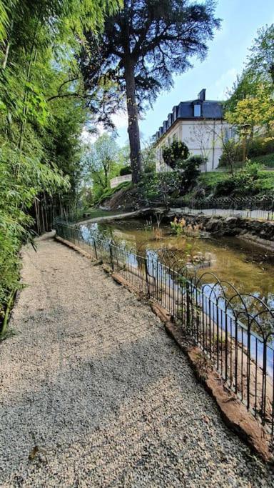 Grand 150m2 Dans Belle Maison Bourgeoise Hébergement de vacances Vernaison